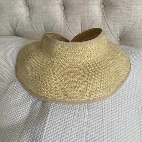 Free People open top straw hat - Picture 1 of 3